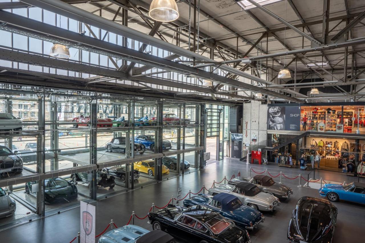 V8 At Motorworld Hotel Keulen